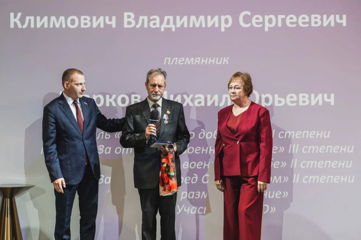 «Медаль «Отец солдата» — это признание заслуг и силы семей, дань уважения тем, кто вырастил достойных сыновей»