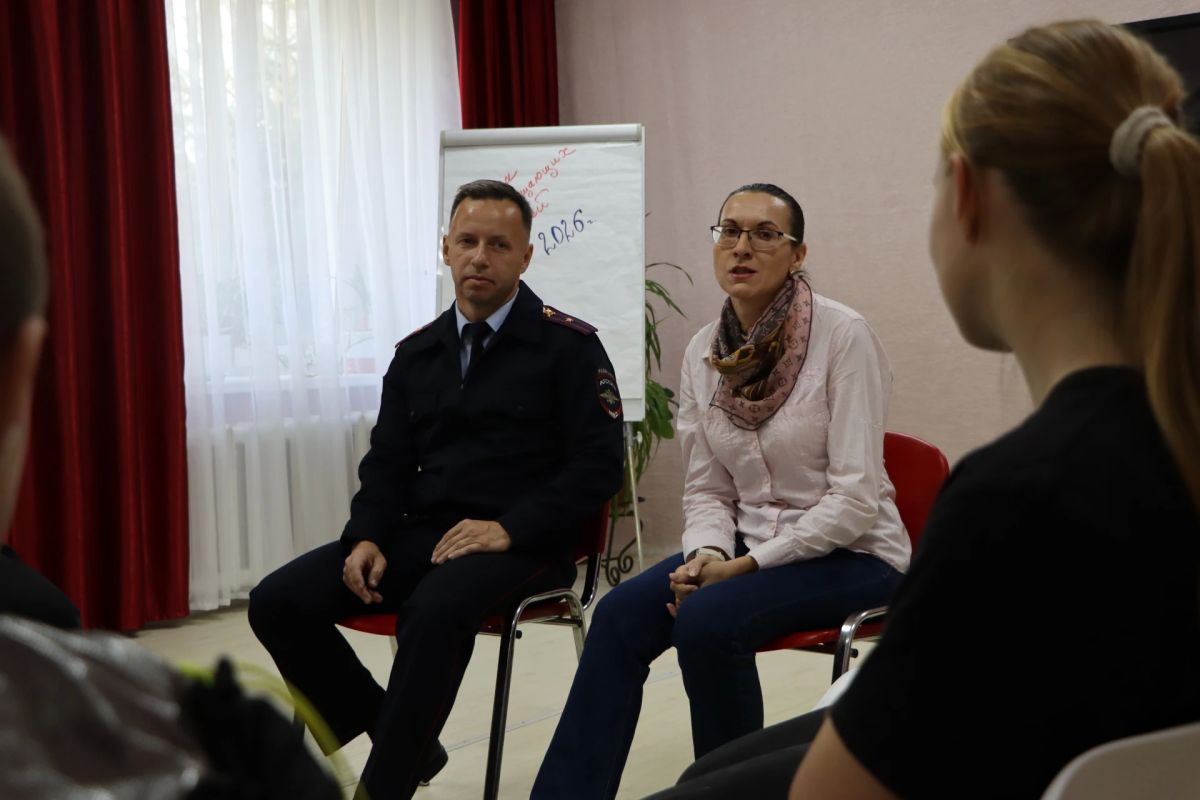 «Я тебя никому не отдам»: нижегородские полицейские и общественники продолжают работу в рамках информационной антимошеннической кампании «Я тебя никому не отдам»: нижегородские полицейские и общественники продолжают работу в рамках информационной антимошеннической кампании