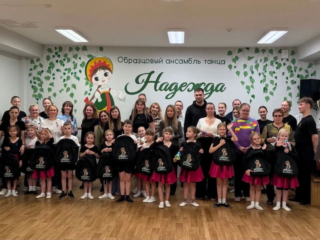 Светлана Досаева помогла образцовому ансамблю танца «Надежда»
