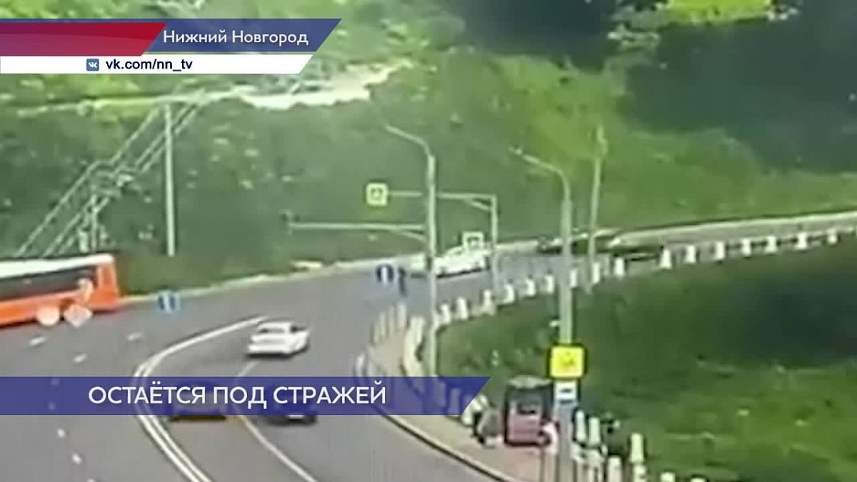 Нижегородцу Сергею Корнилову, устроившему ДТП на кабриолете Mercedes, продлили меру пресечения в виде содержания под стражей