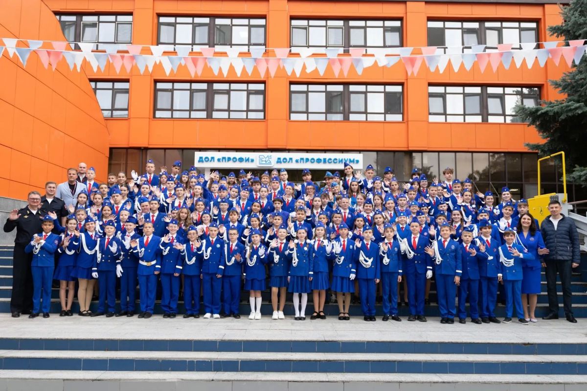 Команда ЮИД «Синяя птица» приняла участие в открытии Межгосударственного слёта ЮИД — 2026 в ВДЦ «Смена»!
