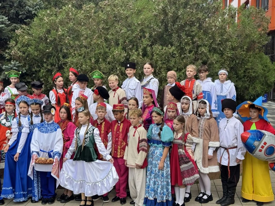 Команда ЮИД «Синяя птица» приняла участие в открытии Межгосударственного слёта ЮИД — 2026 в ВДЦ «Смена»! Команда ЮИД «Синяя птица» приняла участие в открытии Межгосударственного слёта ЮИД — 2026 в ВДЦ «Смена»!