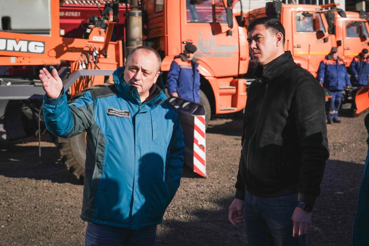 Дорожная техника Ленинского района готова к работе в зимний период Дорожная техника Ленинского района готова к работе в зимний период
