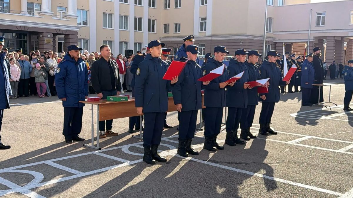 Воспитанники кадетского корпуса Приволжского федерального округа имени генерала армии В. Ф. Маргелова приняли Торжественную клятву кадета Воспитанники кадетского корпуса Приволжского федерального округа имени генерала армии В. Ф. Маргелова приняли Торжественную клятву кадета