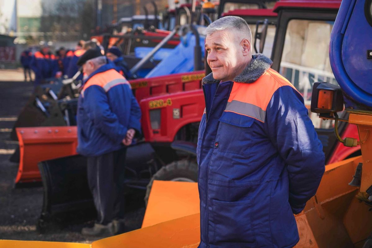 Дорожная техника Ленинского района готова к работе в зимний период Дорожная техника Ленинского района готова к работе в зимний период