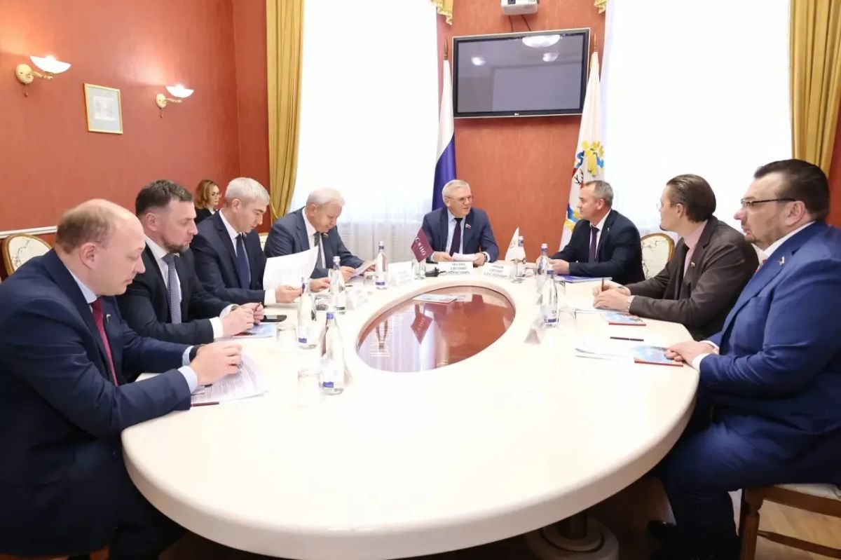 Сегодня с председателем Законодательного Собрания Нижегородской области Евгением Люлиным подписали соглашение о сотрудничестве Сегодня с председателем Законодательного Собрания Нижегородской области Евгением Люлиным подписали соглашение о сотрудничестве