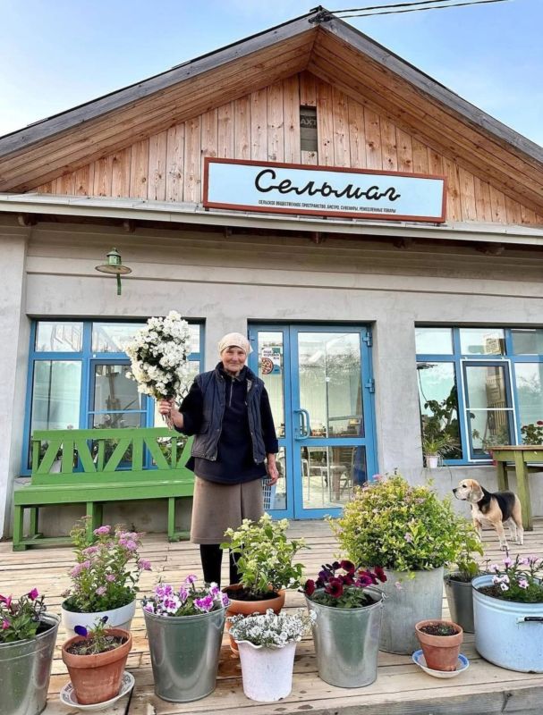 17-летний Никита Лаврентьев вместе с семьёй превратил старенький сельский магазин в Богородском районе в точку притяжения туристов