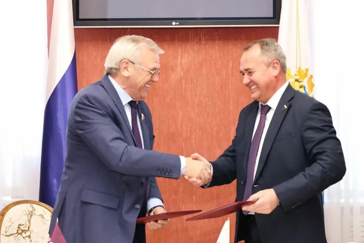 Сегодня с председателем Законодательного Собрания Нижегородской области Евгением Люлиным подписали соглашение о сотрудничестве Сегодня с председателем Законодательного Собрания Нижегородской области Евгением Люлиным подписали соглашение о сотрудничестве