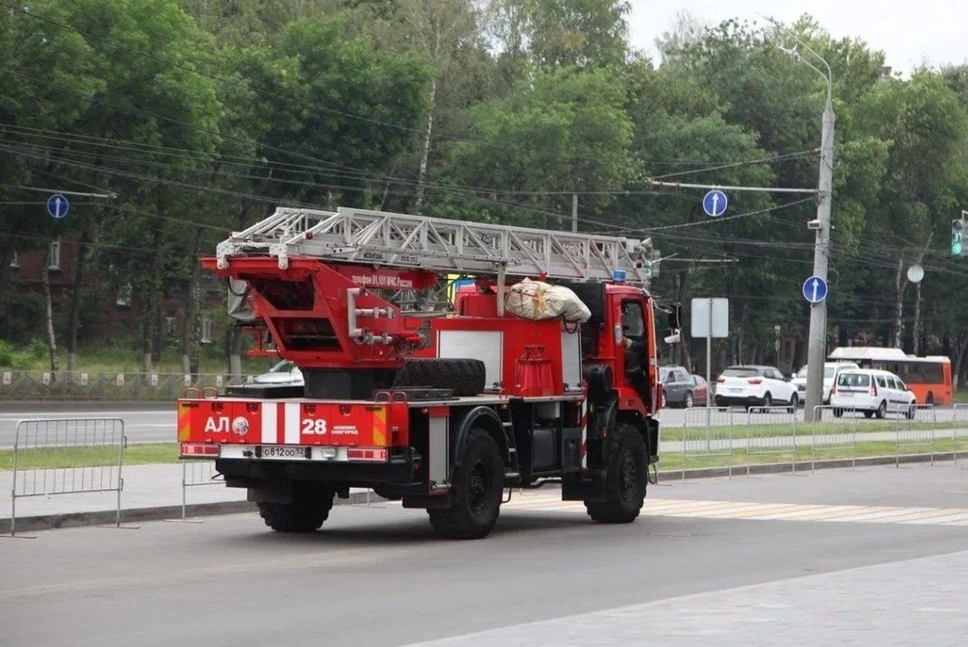 Жителей многоэтажки эвакуировали сегодня в Московском районе из-за пожара в одной из квартир