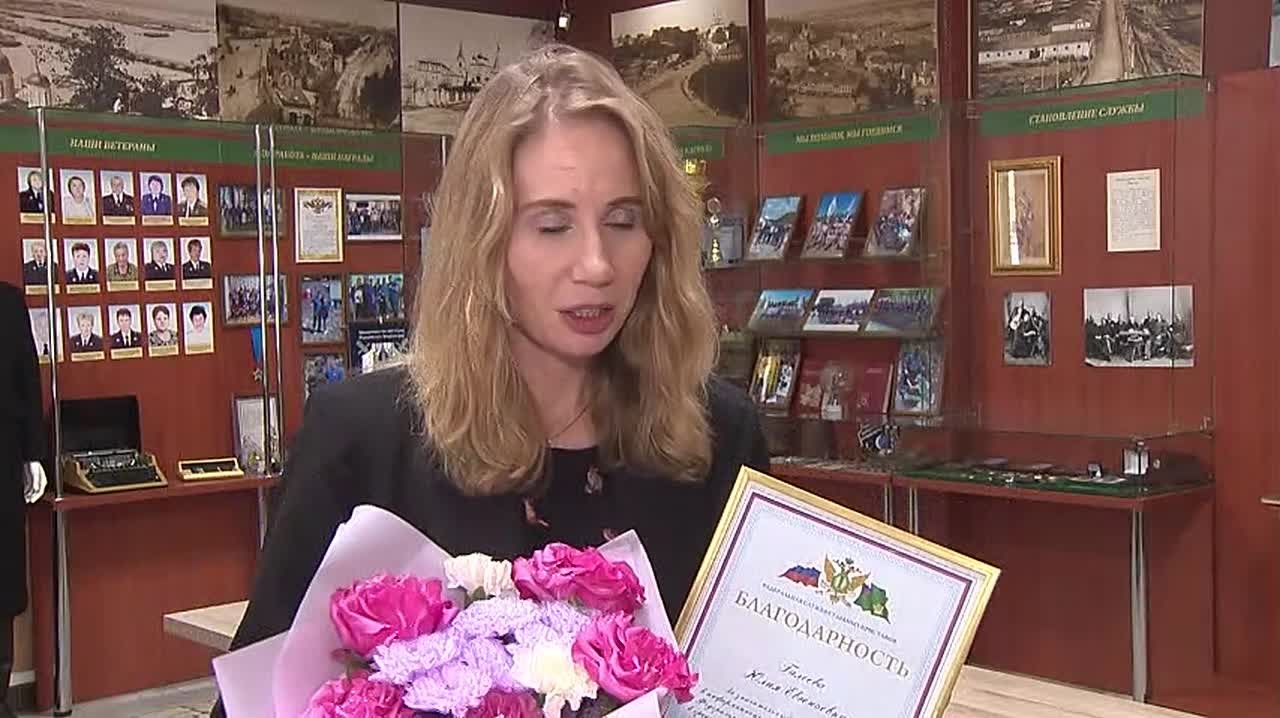 Награду в честь 161-й годовщины образования службы судебных приставов вручили ответственному редактору новостей нашей объединённой редакции Юлии Галеевой!