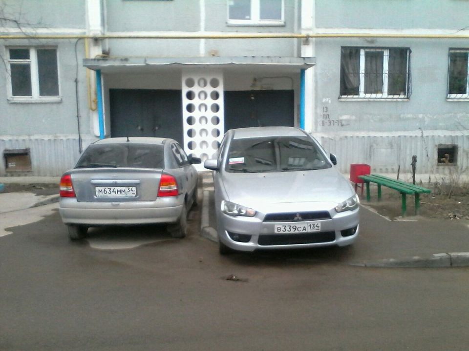 Как одна женщина восстановила право на свежий воздух: прецедент против парковки под окнами