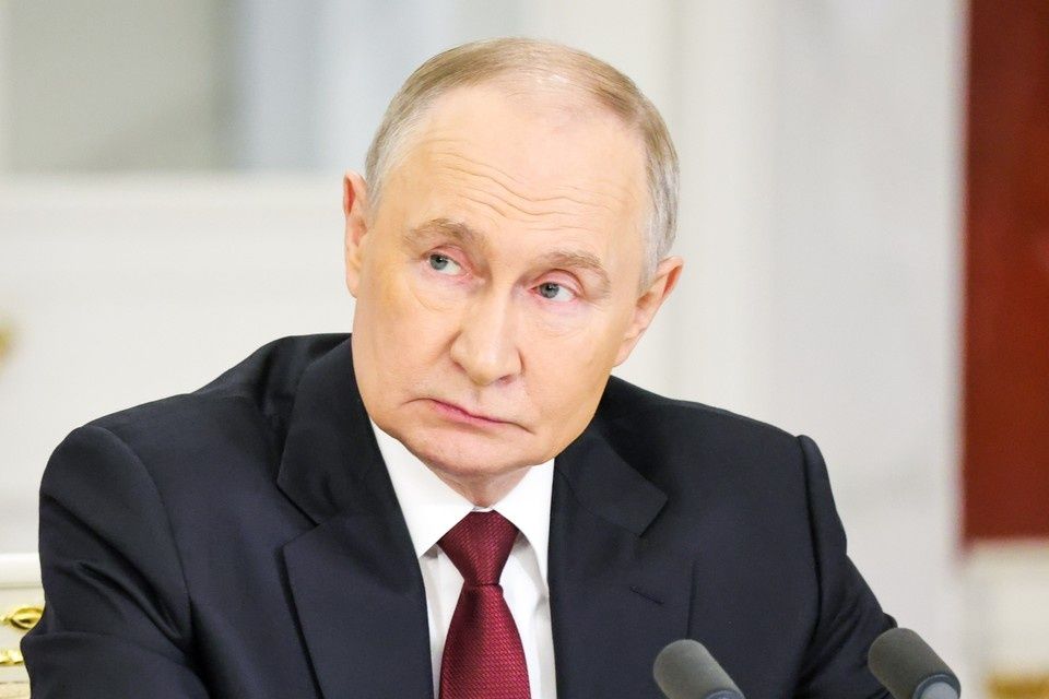 Путин расширяет контроль над финансовыми потоками