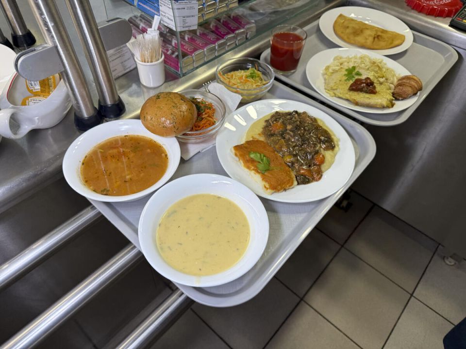 Уютная столовая на «Милавице»: обед за 13 рублей, который приятно удивляет