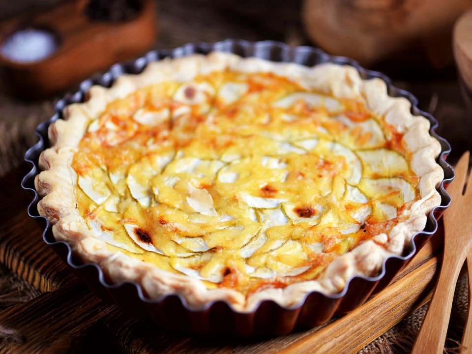 Пирог с сочной начинкой и хрустящей корочкой: наслаждайтесь кабачками под новым углом!