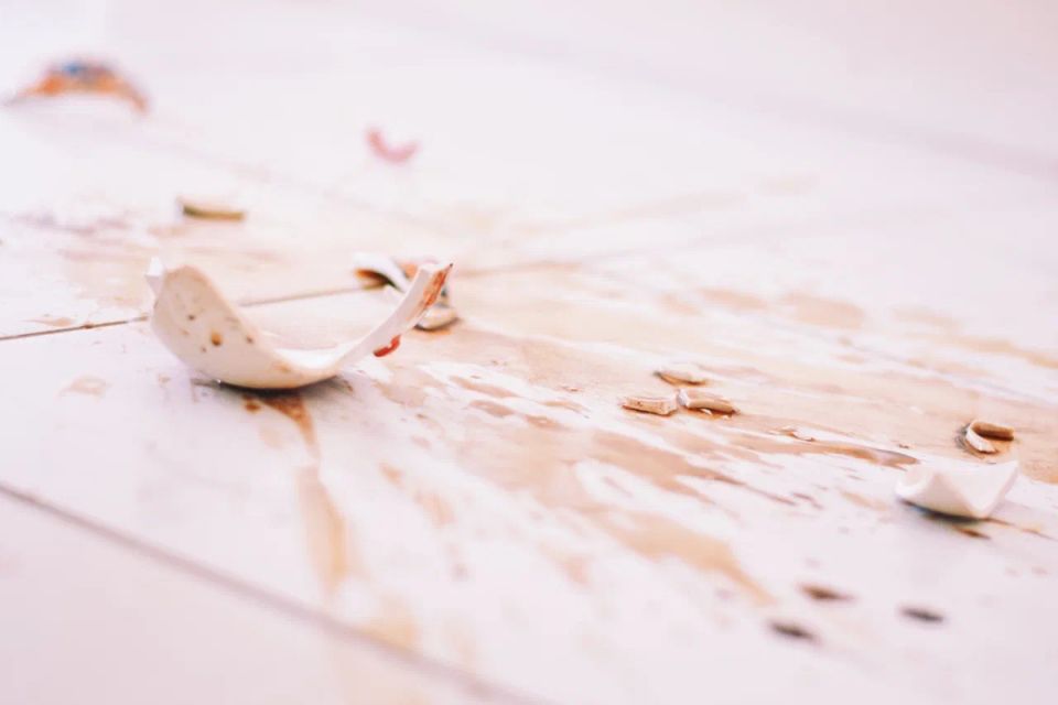 Как спасти пол от случайных происшествий: секреты SPC ALTA STEP